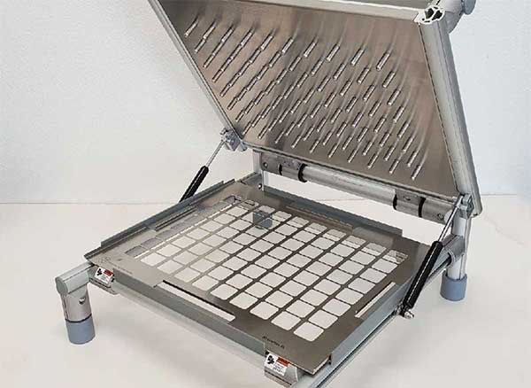 Universal Mold Demolder
